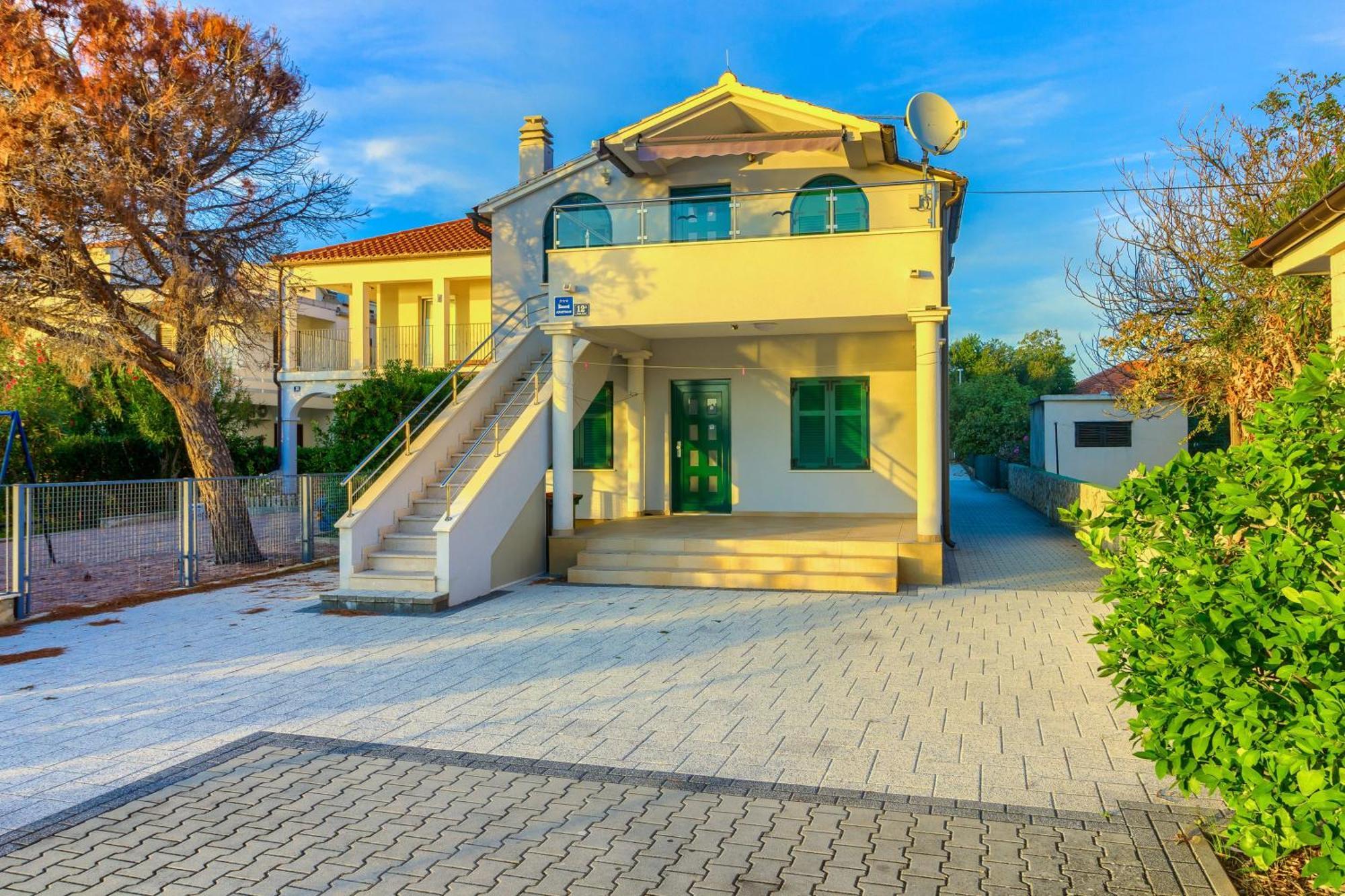 Apartmani Mato Pirovac Kültér fotó