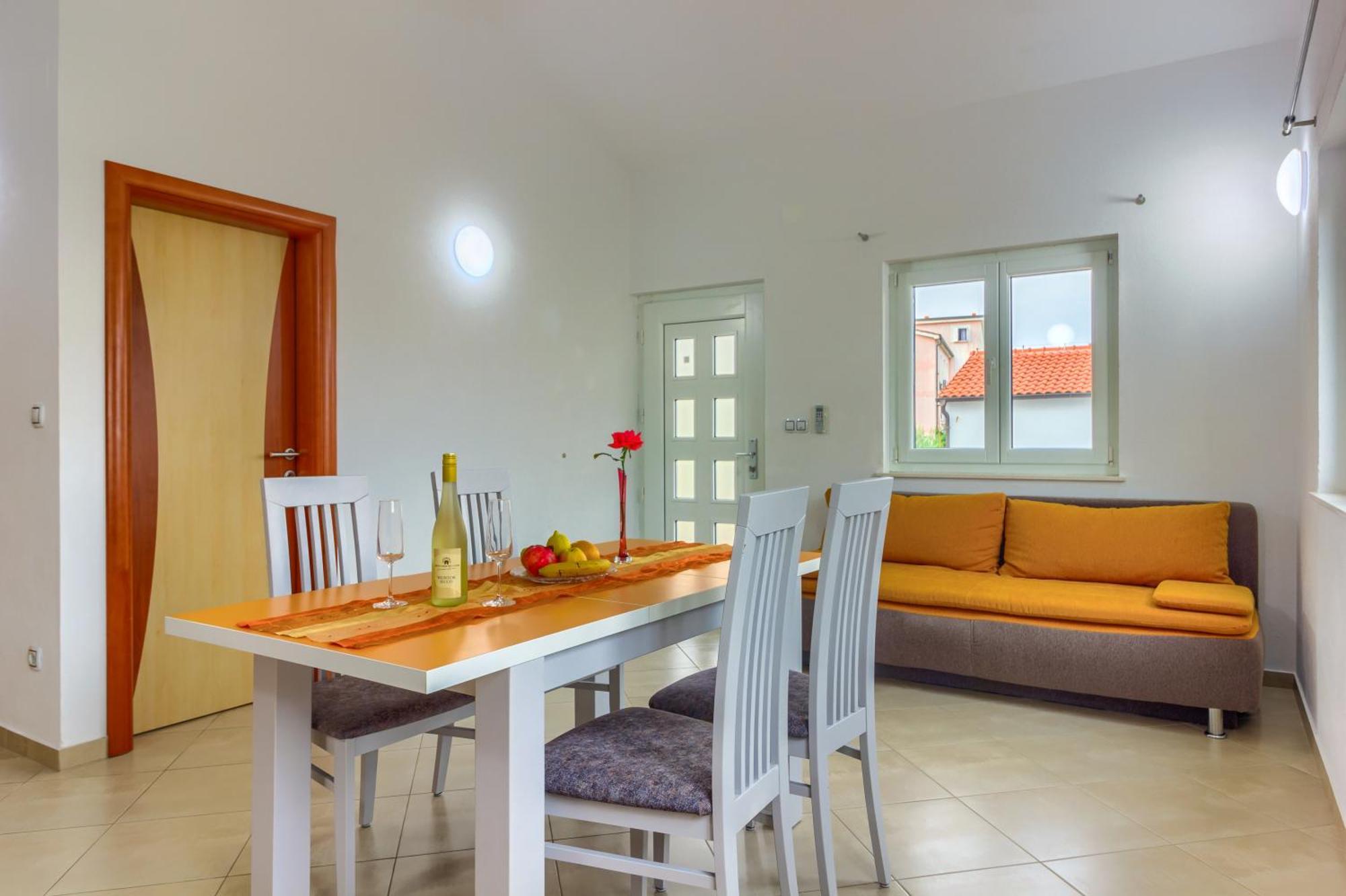 Apartmani Mato Pirovac Kültér fotó