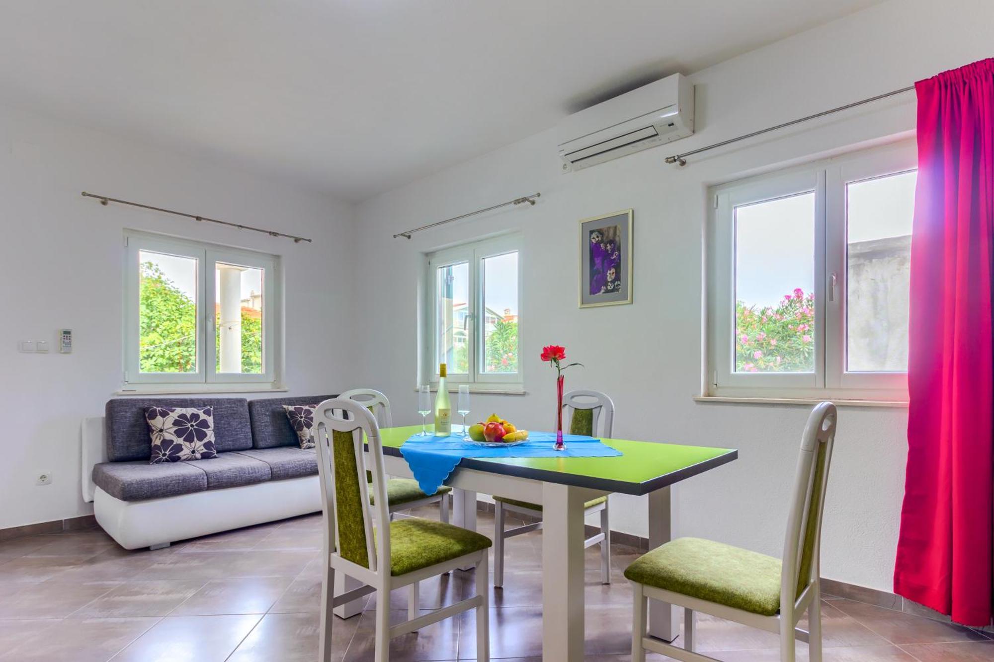 Apartmani Mato Pirovac Kültér fotó