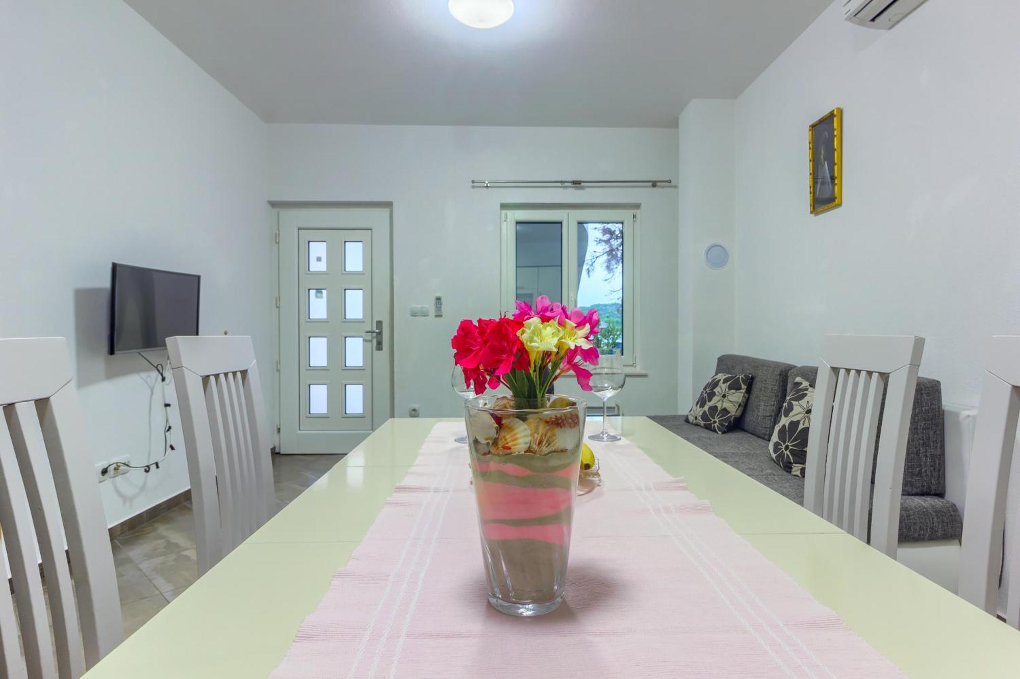 Apartmani Mato Pirovac Kültér fotó