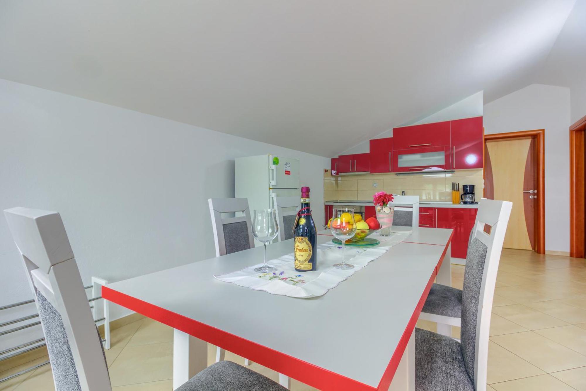 Apartmani Mato Pirovac Kültér fotó